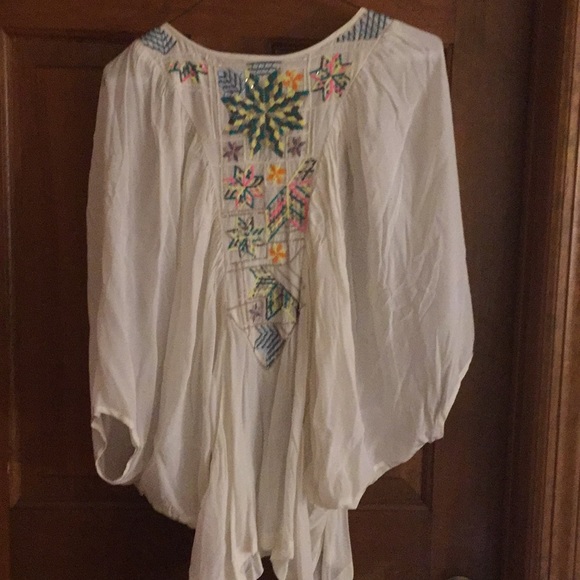 Pretty butterfly-shaped top with mini sequins - Picture 5 of 6